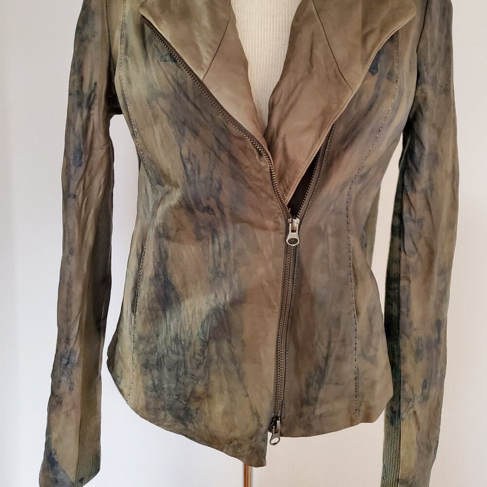 **** SOLD ****** - Picture 4 of 11